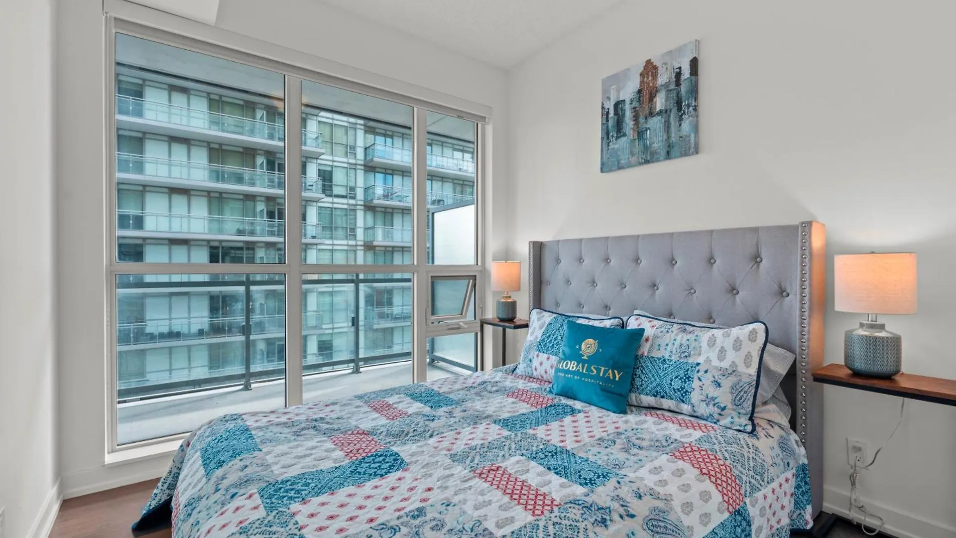 Apartment Modern Dunfield Ave Condos By Globalstay Toronto
